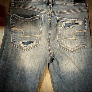 American Eagle Distressed skinnyJeans
